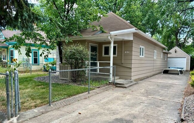 Photo - 3 Bedroom 1.5 Bathroom house near Old Town Fort Collins