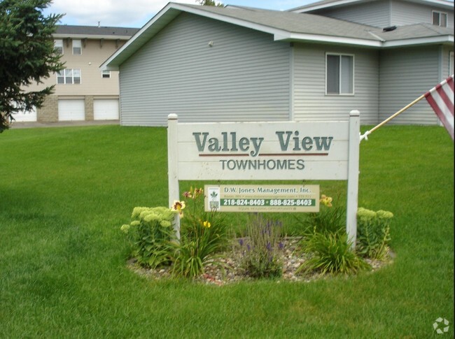 Building Photo - Valley View Townhomes