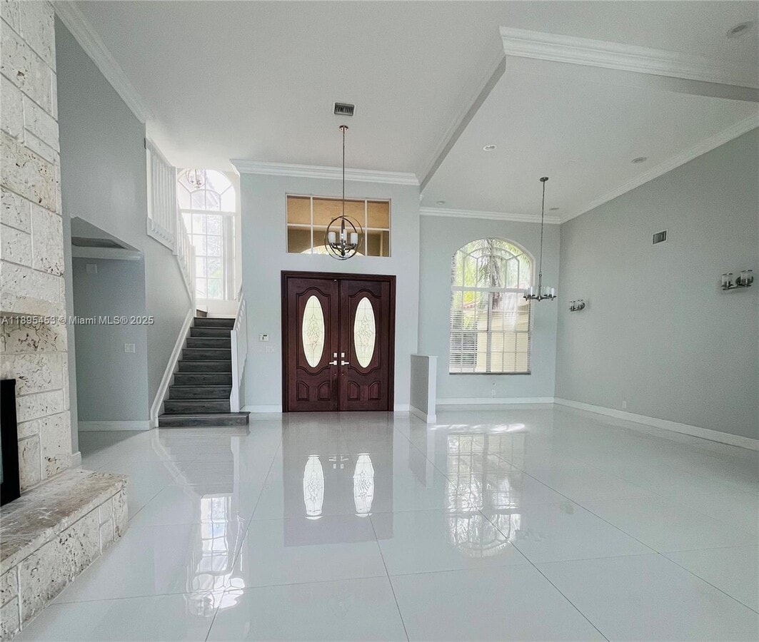 Photo - 1243 Manor Dr S