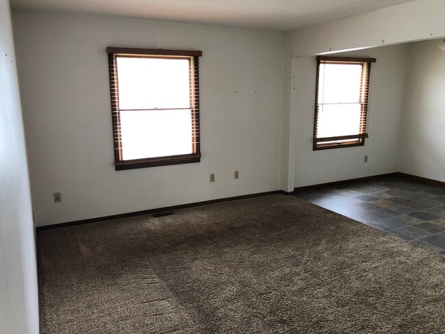 Living Room - 615 N Washington St Unit 609