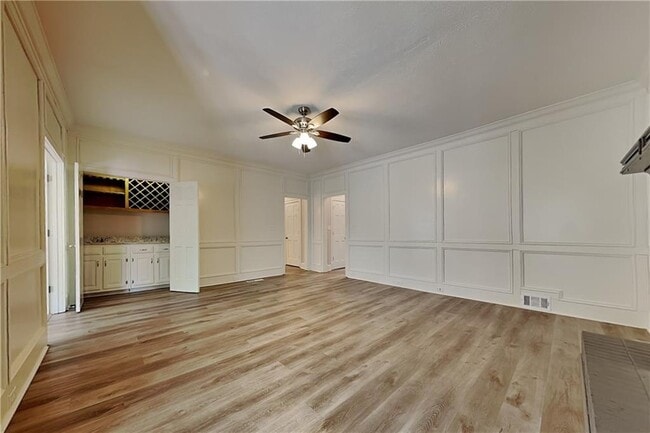 Photo - 1231 Kelvington Way SW