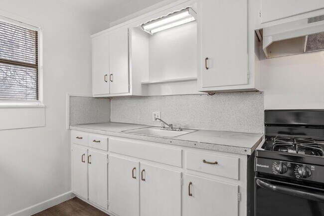 Updated 1-Bed Apartment with Private Entry and Huge Storage Room