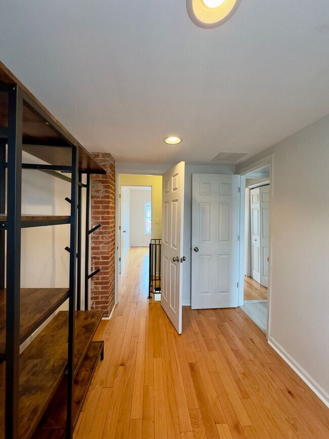 Photo - Apartment in Upper Fells Point! Unidad 2