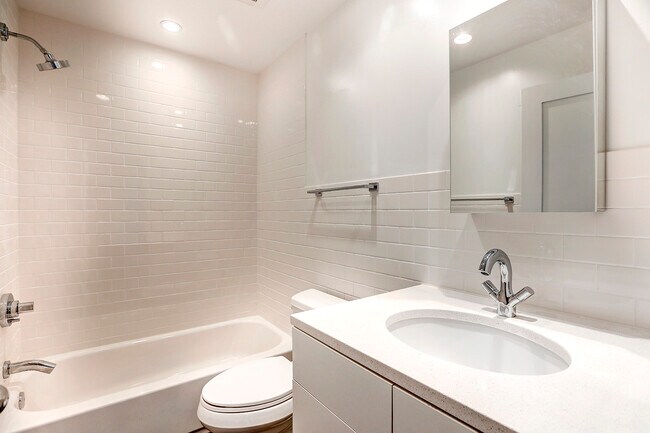 Photo - 715 Kenyon Street