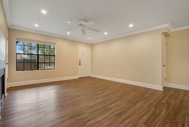 Photo - 370 Lake Tahoe Ct Unit #202