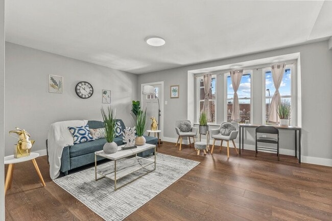 Photo - 4821 Walnut St