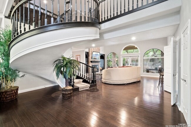 Photo - 8 Rogers Wood