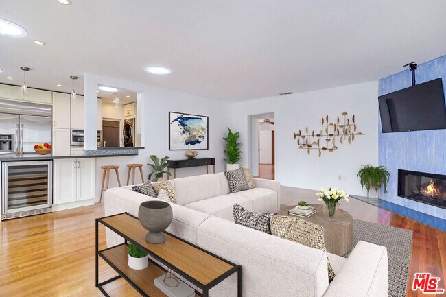 Photo - 8404 Holy Cross Pl