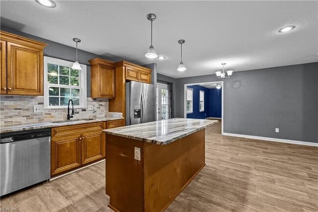 Photo - 6423 Dove St