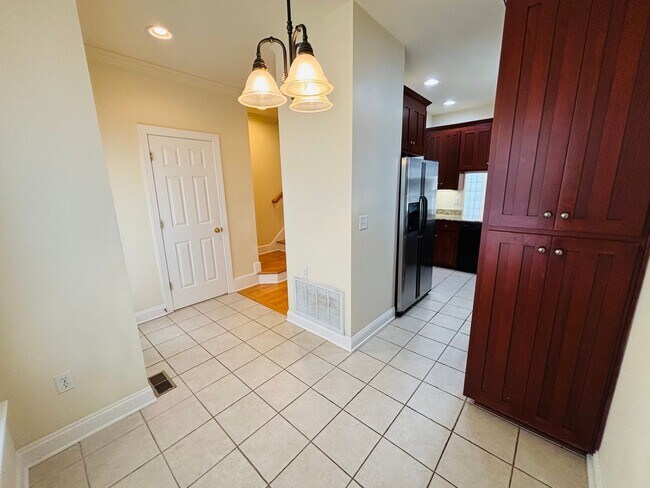 Photo - 204 Heights Ln