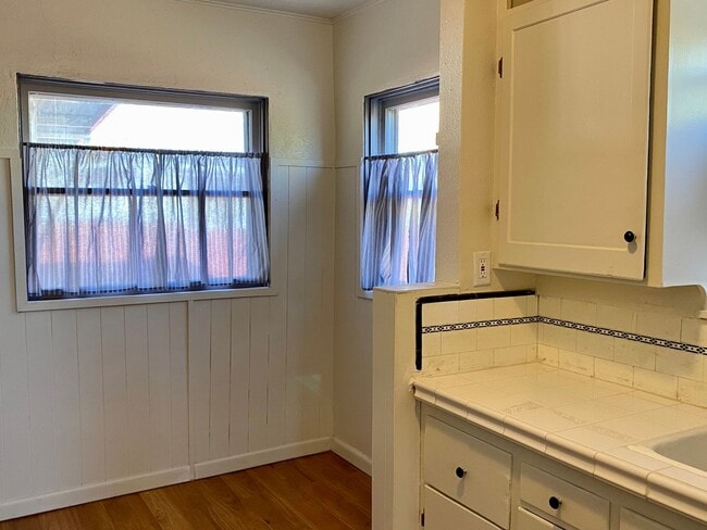 Photo - 1930's Bungalow Charmer, 2bdrm, 1 bath hou...