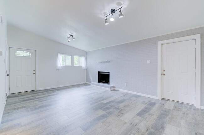 Photo - 8301 Pepperidge Dr