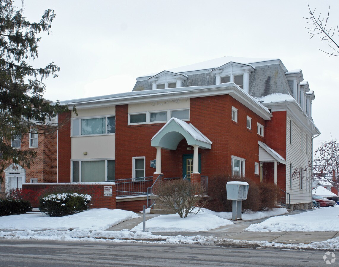 Ivy Place - Ivy Place Apartments