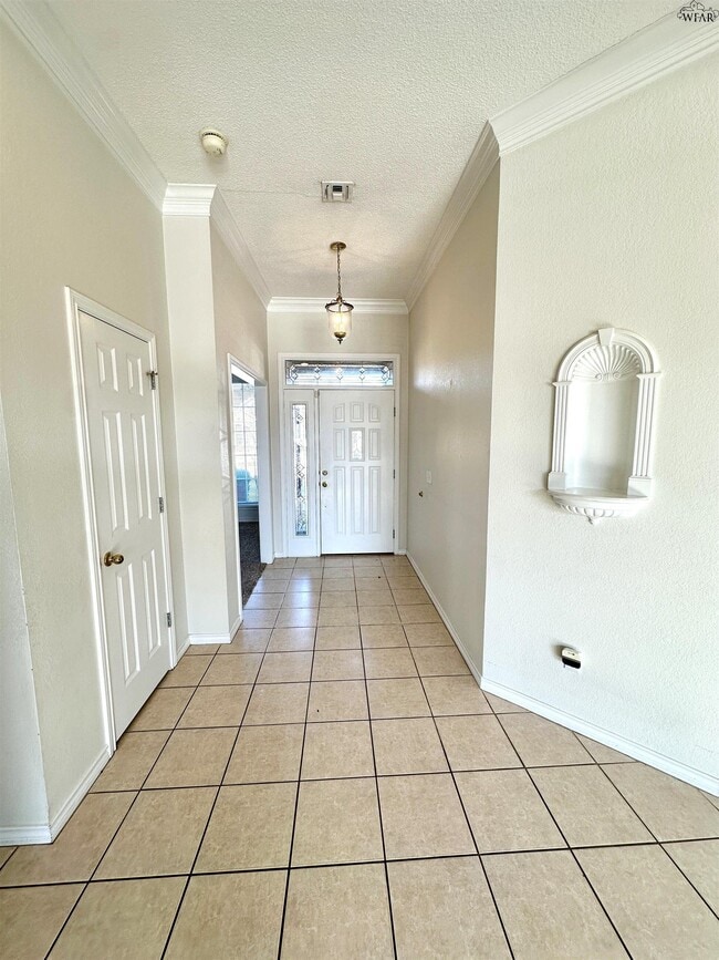 Photo - 3028 Whitehall Ln