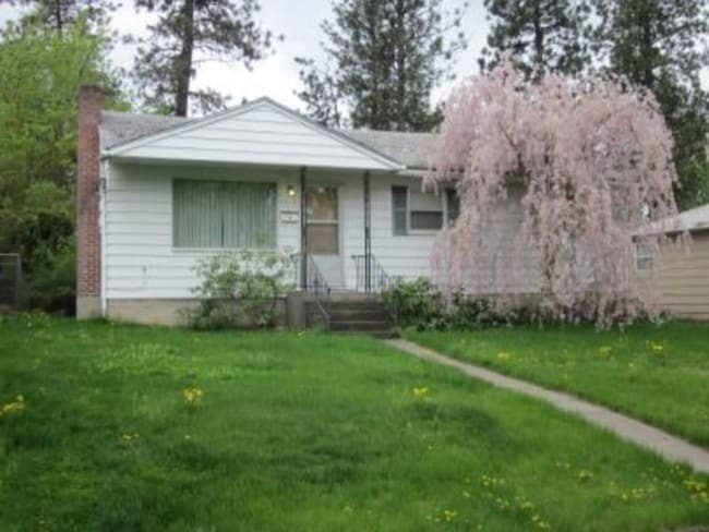 Building Photo - 1218 E 33rd Ave Rental