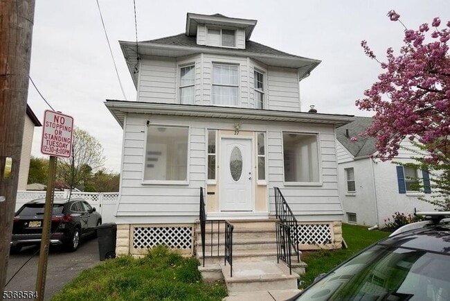 Building Photo - 27 Mt Pleasant Ave Unit 1 Rental