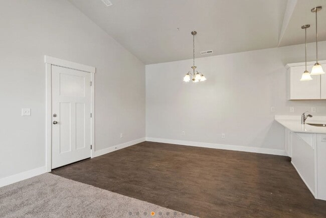 Photo - $500 OFF FIRST MONTH"S RENT  Condo in Prim... Unit J-303