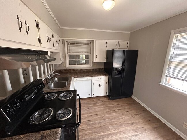 Photo - 3214 Lewisburg Dr NW