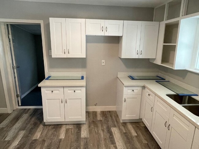 Photo - 727 W 5th St