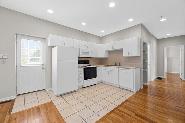 242 E 12th Ave