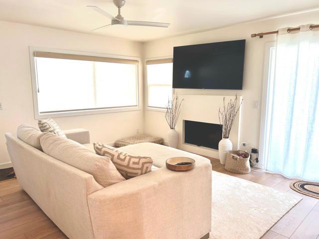 Photo - 215 Countryhaven Rd