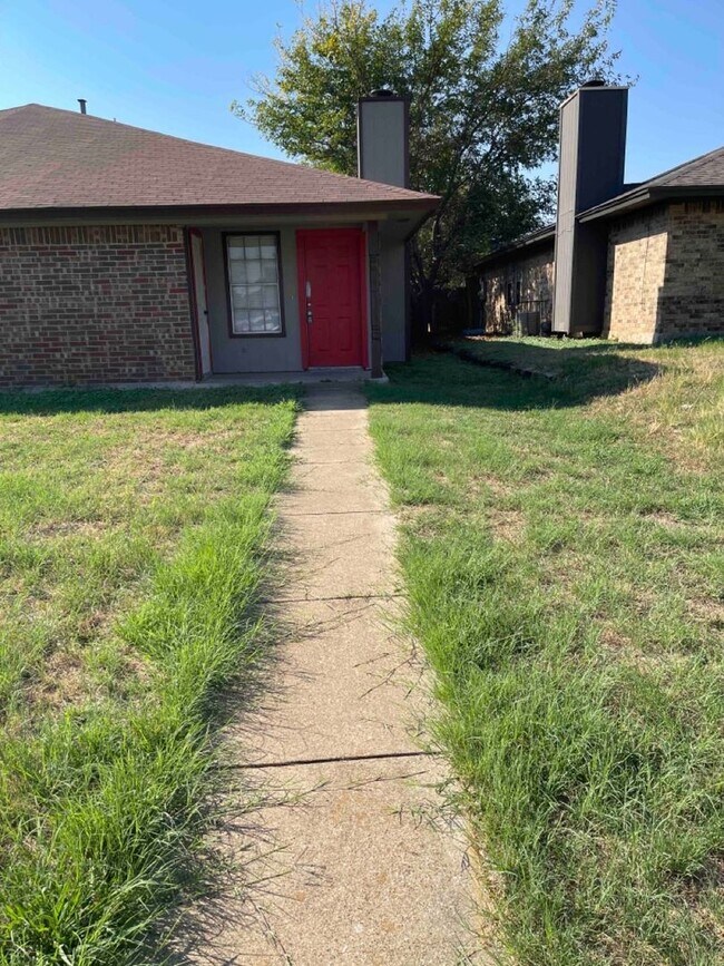 Photo - 3424 Heritage Ln