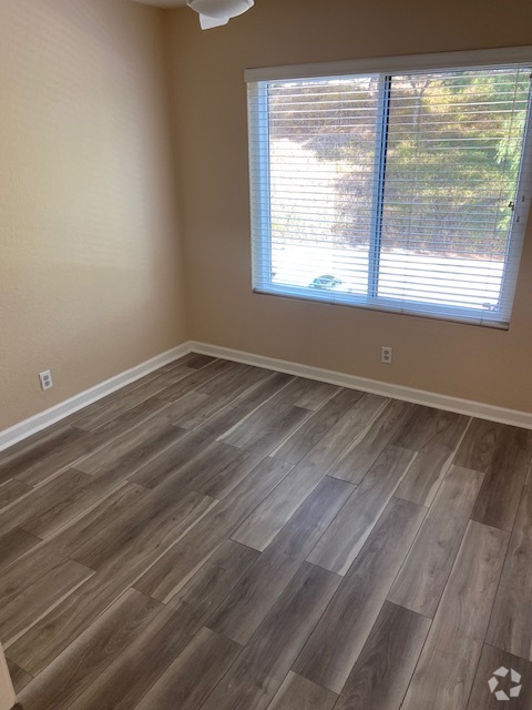 Building Photo - 121 Pearl Unit 121 Pearl Rental