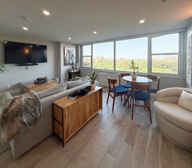 Building Photo - 151 Tremont St Unit 11G Rental