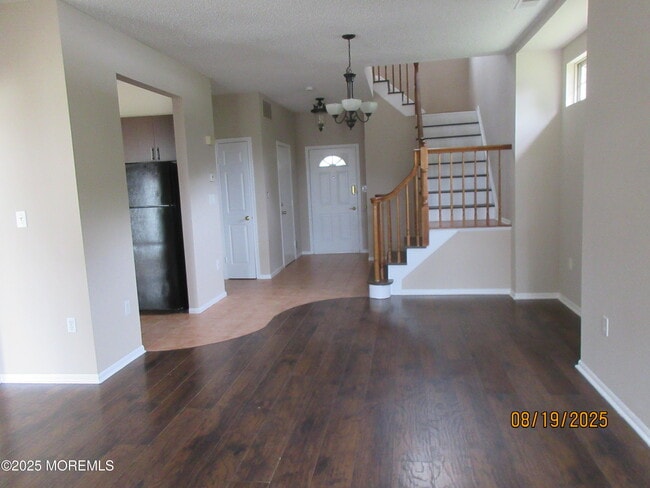Photo - 29 Longbrook Ln
