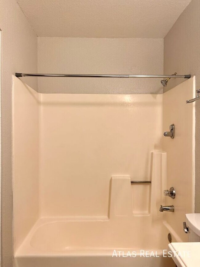 Photo - 465 W Ivyglen St Unit 206