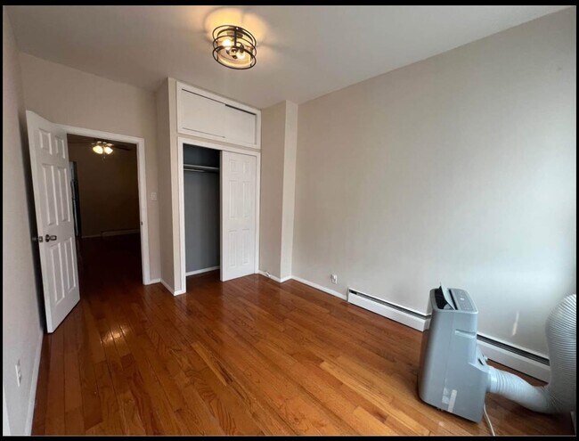 Photo - 1413 43RD St