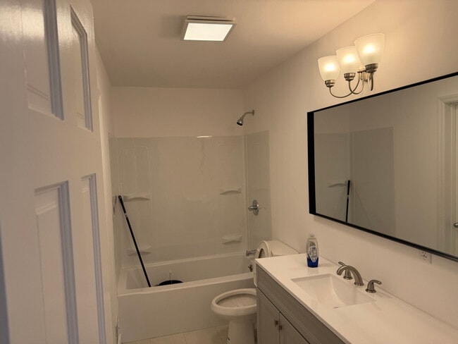 Photo - 280 Pemaco Ln Unidad 1B