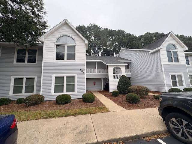 Building Photo - "Cozy Elegance Awaits: 1-Bedroom Condo wit... Unit B