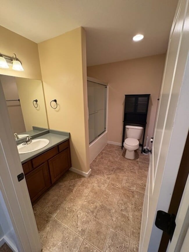 Photo - Condo for rent in Baxter Springs Unit 2