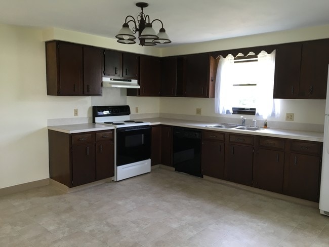 Photo - 811 Oak Hill Ave