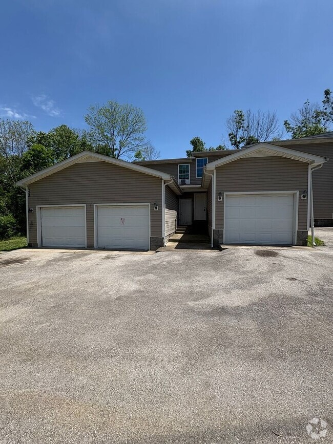 Building Photo - 541 McFadin Station St Unit C Rental