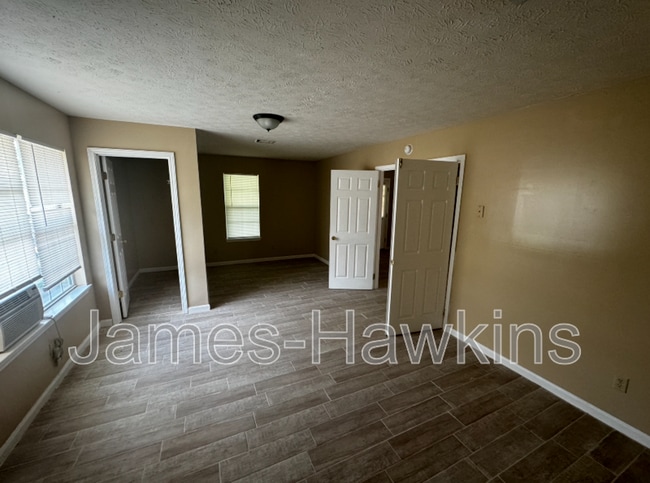 Photo - 940 Pebblebrook Dr