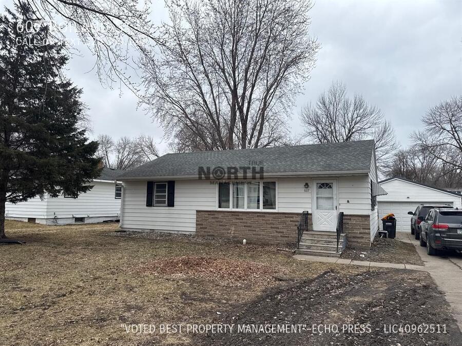Photo - 607 Roiland St