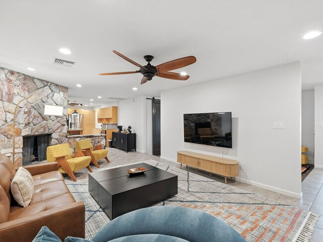 1541 E Hope St Unit SI ID1570275P