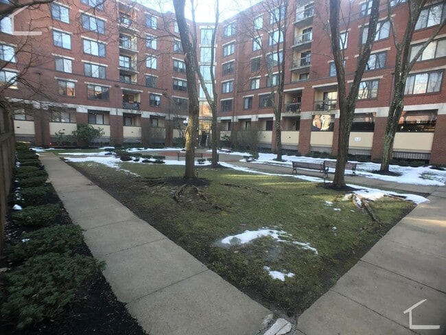 Building Photo - Brainerd Condo