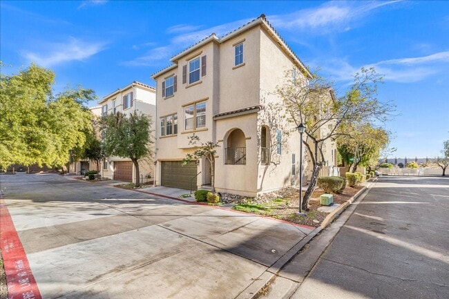 Photo - 3 Story, Spacious and Inviting 3-bedroom In Centennial Hills, with Downstairs Bedroom Suite