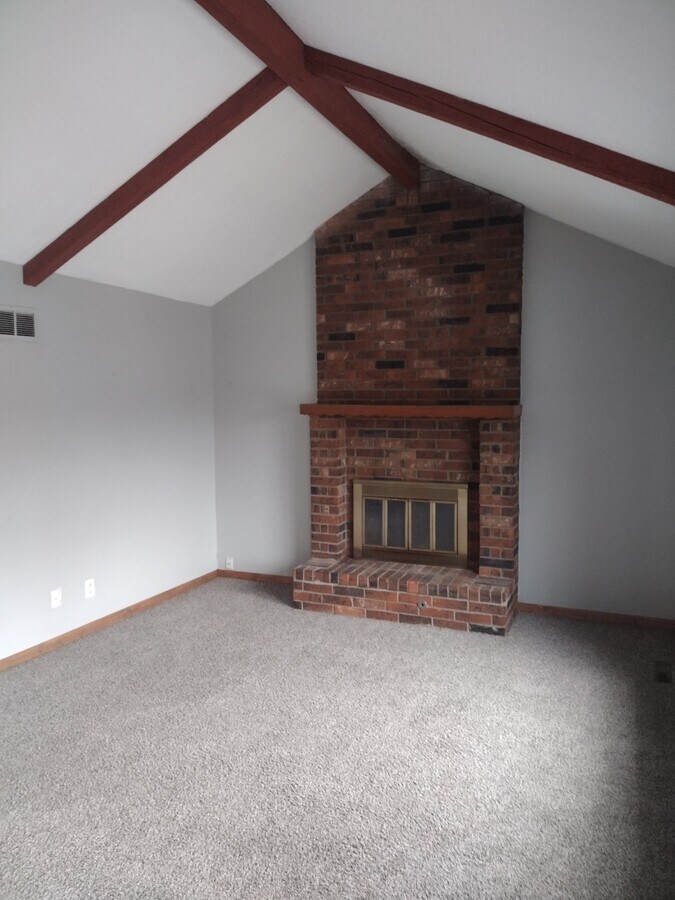 Photo - 309 Manor Dr