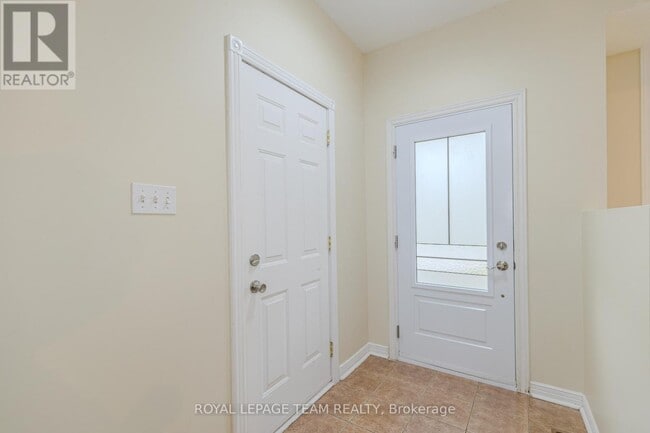 Photo - 263 Cresthaven Dr