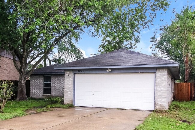 Photo - 3206 Teakwood Cir