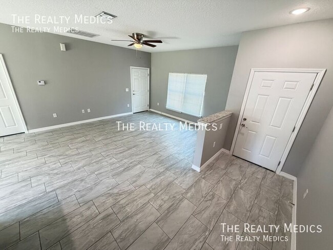 Photo - 130 Dailey St SE