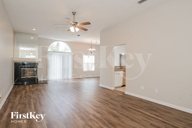 11006 Beckley Pl