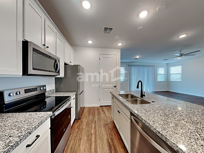 Photo - 895 S 150th Dr