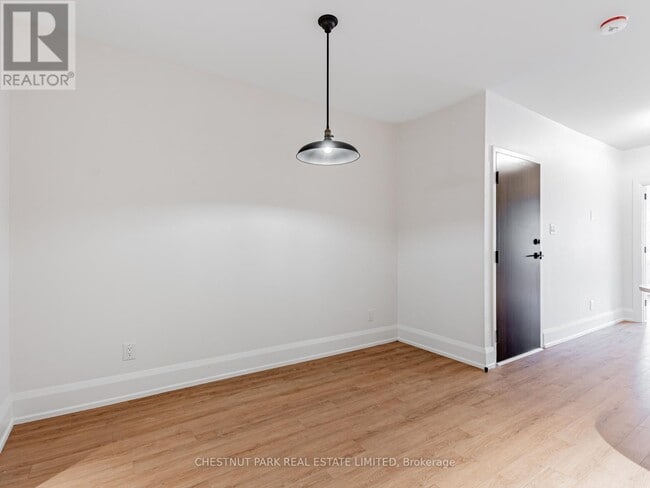 Photo - 2528 Yonge St Unit 4