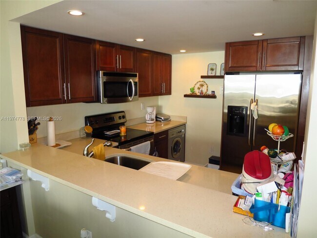 Photo - 600 NE 36th St Unit 619