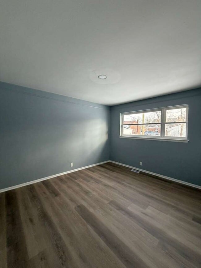 Photo - 11454 Sanford Ave